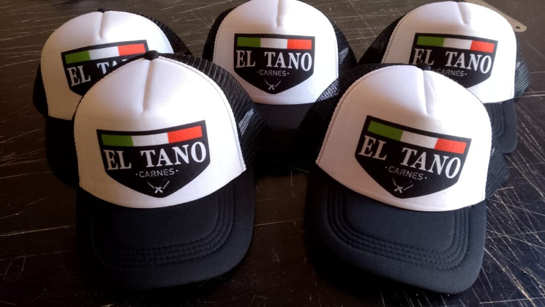 Gorras modelo «trucker» para Carnes El Tano